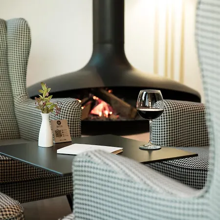 Select Hill Szálloda Linzë