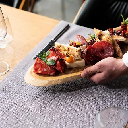 Select Hill 4* Linzë