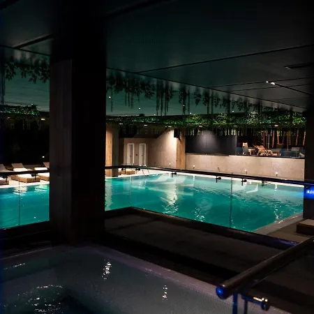 Select Hill Hotel 4*