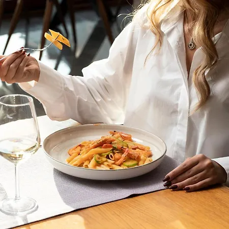 Select Hill Hotel 4*