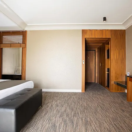 Select Hill Hotel Linze