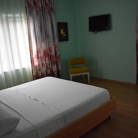 Select Hill 4* Linze