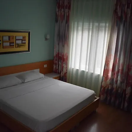 Select Hill Hotel 4*