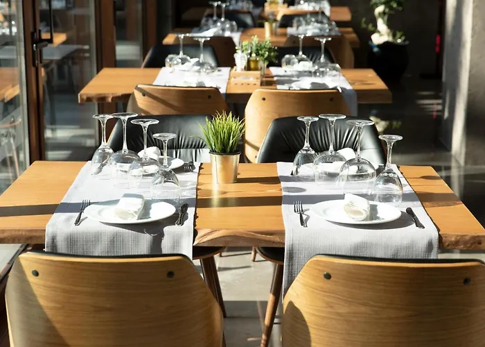 Select Hill Hotel Linze